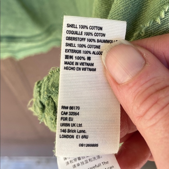 Free People We the Free Women's Light Green Short Sleeve Tee V Neck Top L NEW - Picture 6 of 7